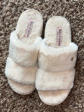 Juicy Couture Cream Faux Fur Slide Slippers